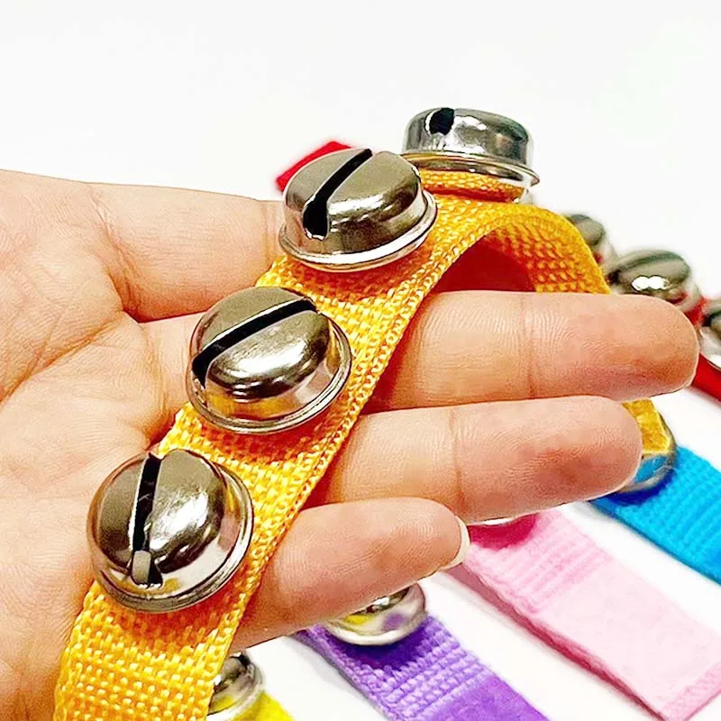 1pc カラフルなリストベルおもちゃ楽器音楽啓蒙レジャーエンターテイメント小道具初心者に適しています TMZ