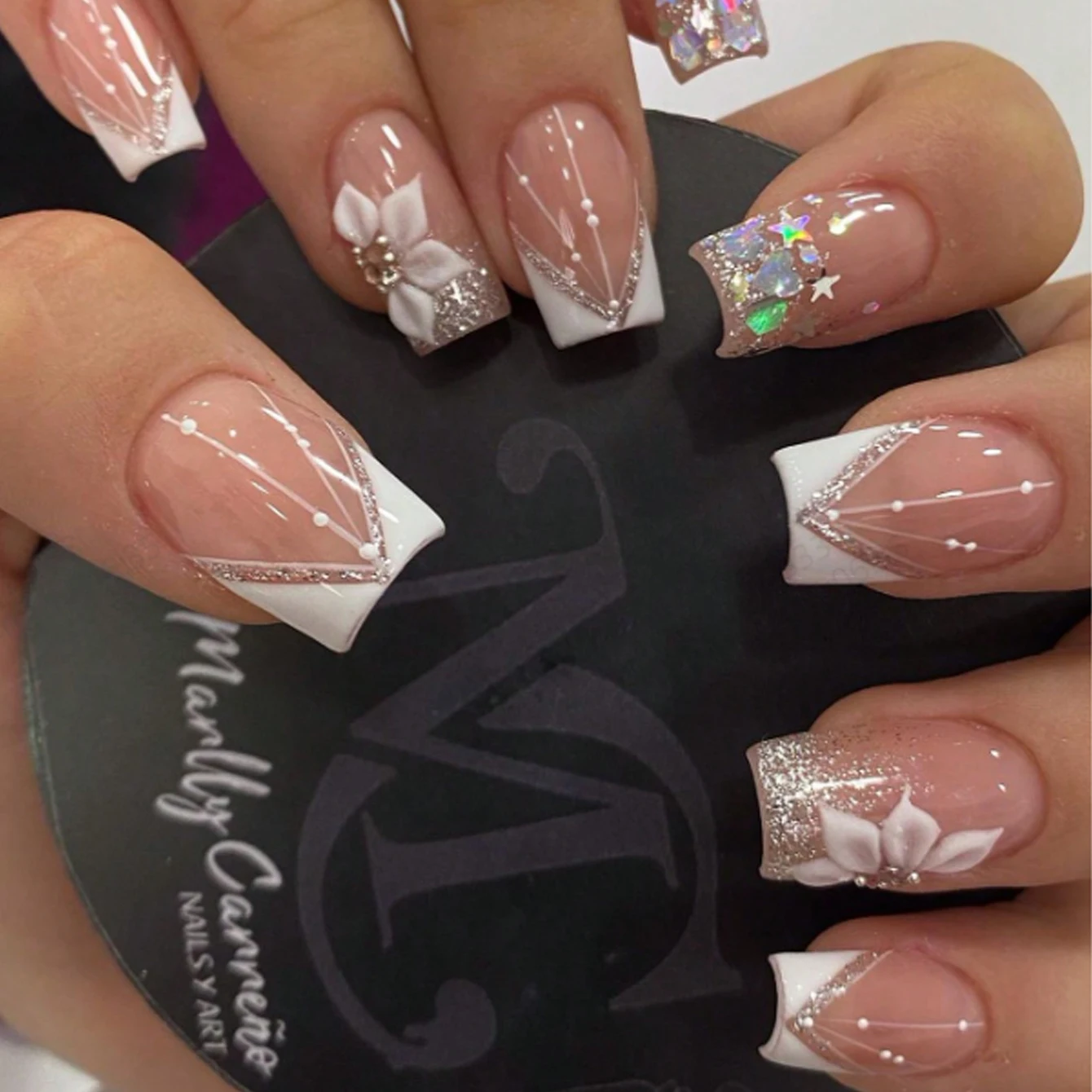 24 pièces français flash bordure blanche fleur de cerisier strass faux ongles ensemble d'ongles blanchissant avec faux ongles détachables pour le Festival