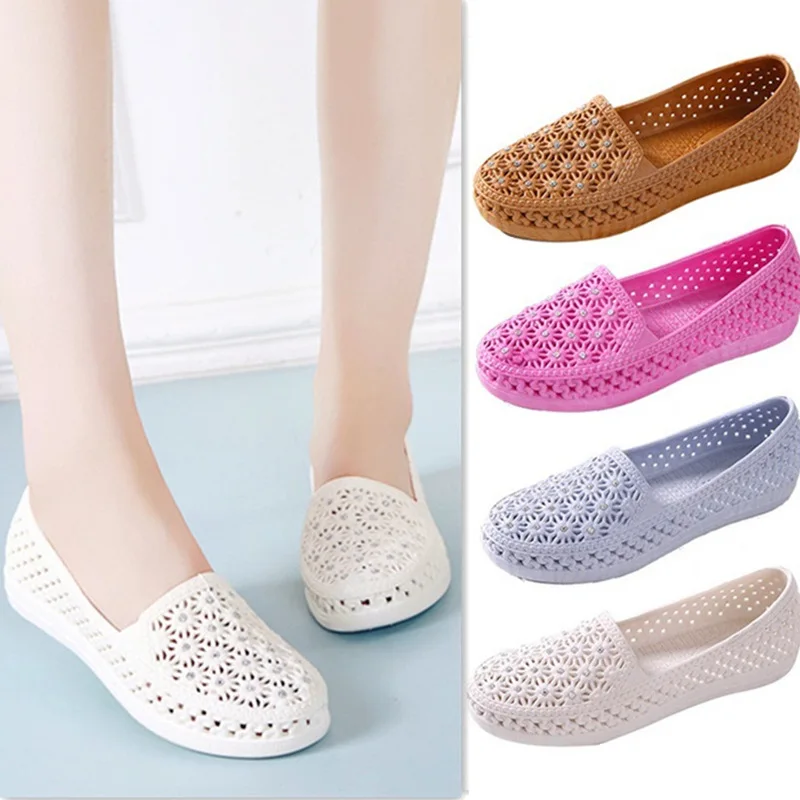 Flat Nurse Shoes Summer White Plastic Sandal for Women Soft Soles Mother Shoes for Women Flat Diamond Beach Shoes Rain Shoes