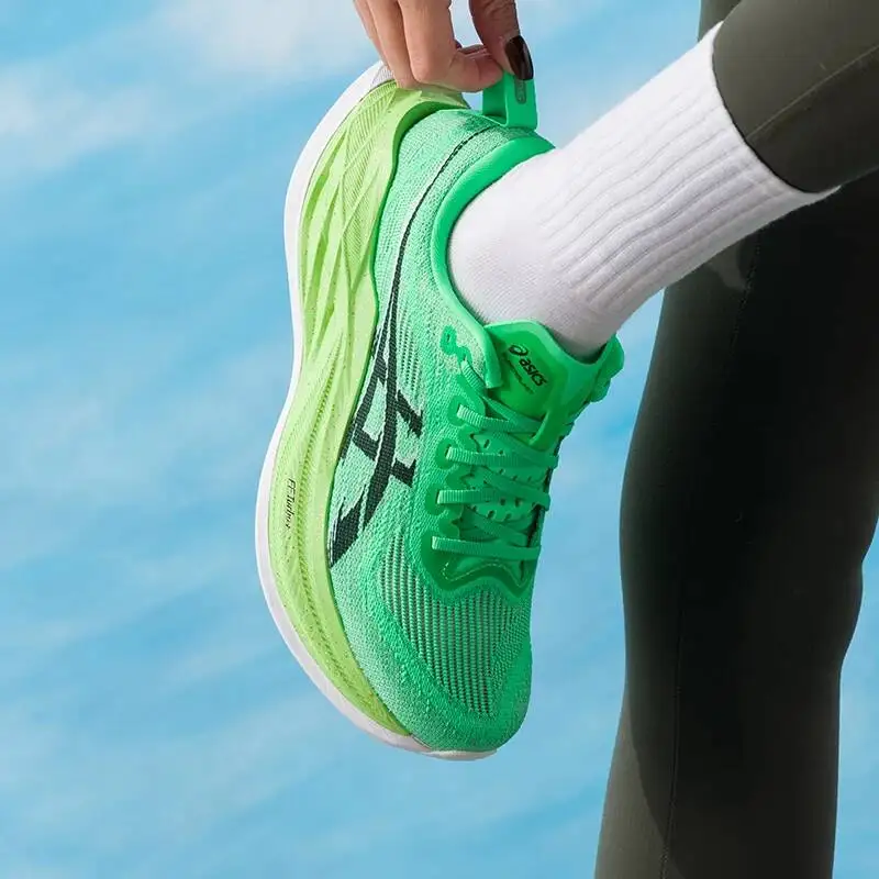 Asics Superblast 2, Zapatillas Deportivas para Hombre y Mujer, con Amortiguación y Resistentes al Desgaste, para Entrenamiento y Running, 1013A185-300