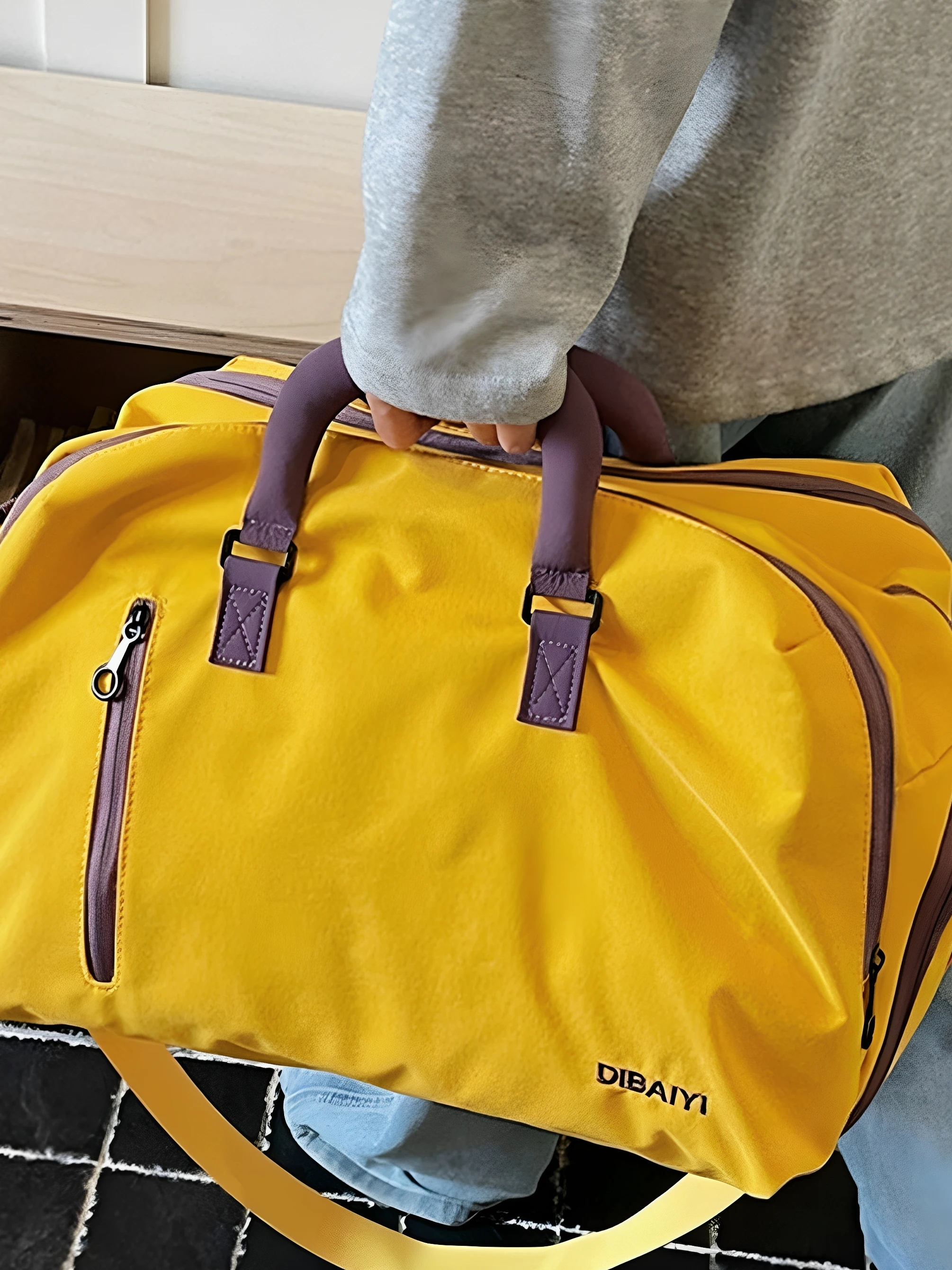 large-capacity-lightweight-handheld-sports-fitness-bag-fashion-travel-bag-suitable-for-short-trips-business-travel-and-matern