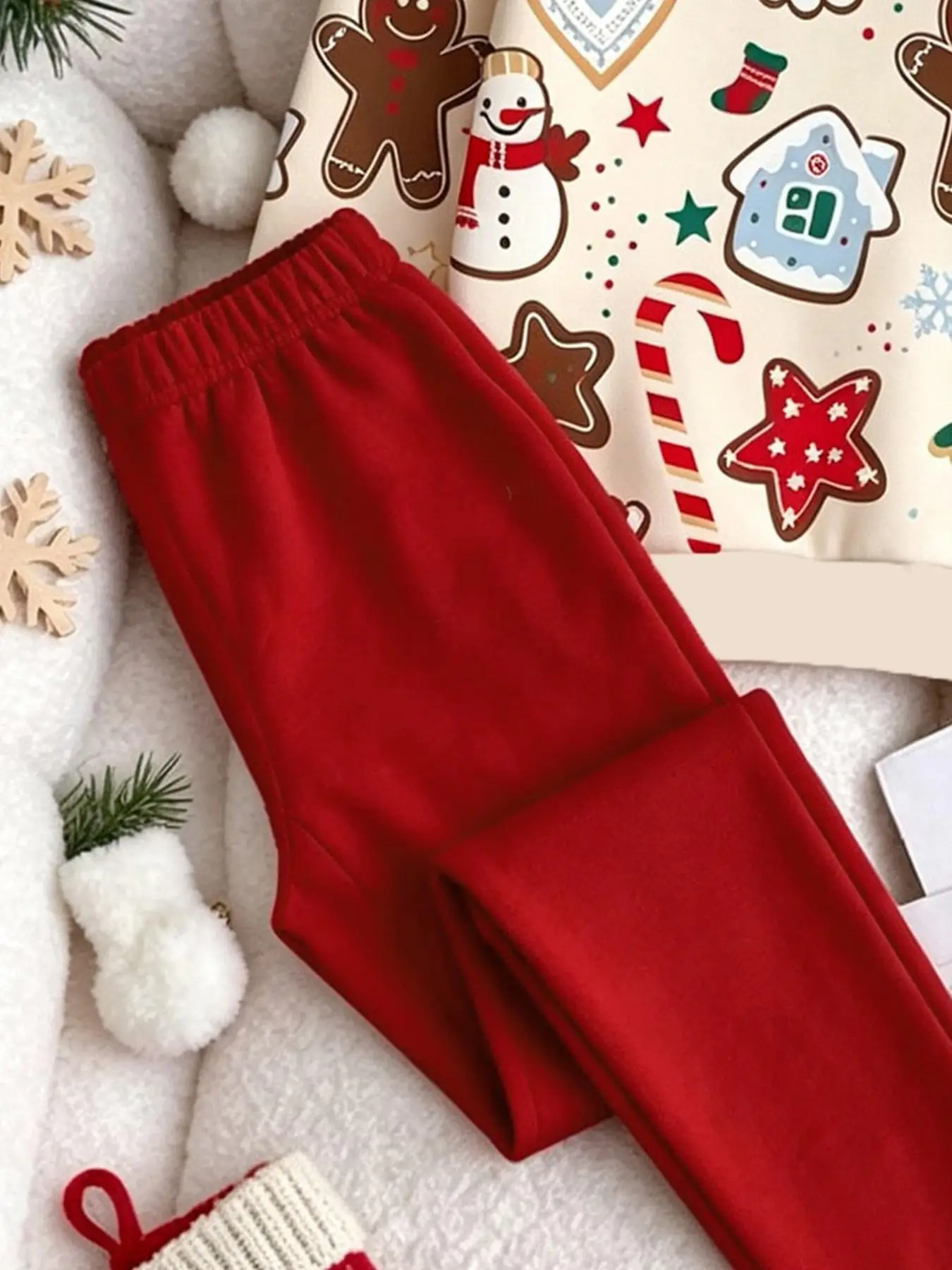 Girls' Christmas Outfit: Apricot-Colored Sweatshirt with Santa Claus and Gingerbread Man Prints, Red Long Pants Two-Piece Set, Autumn and Winter Children's Holiday Outfit, Snowman, Christmas Tree, Candy House Prints