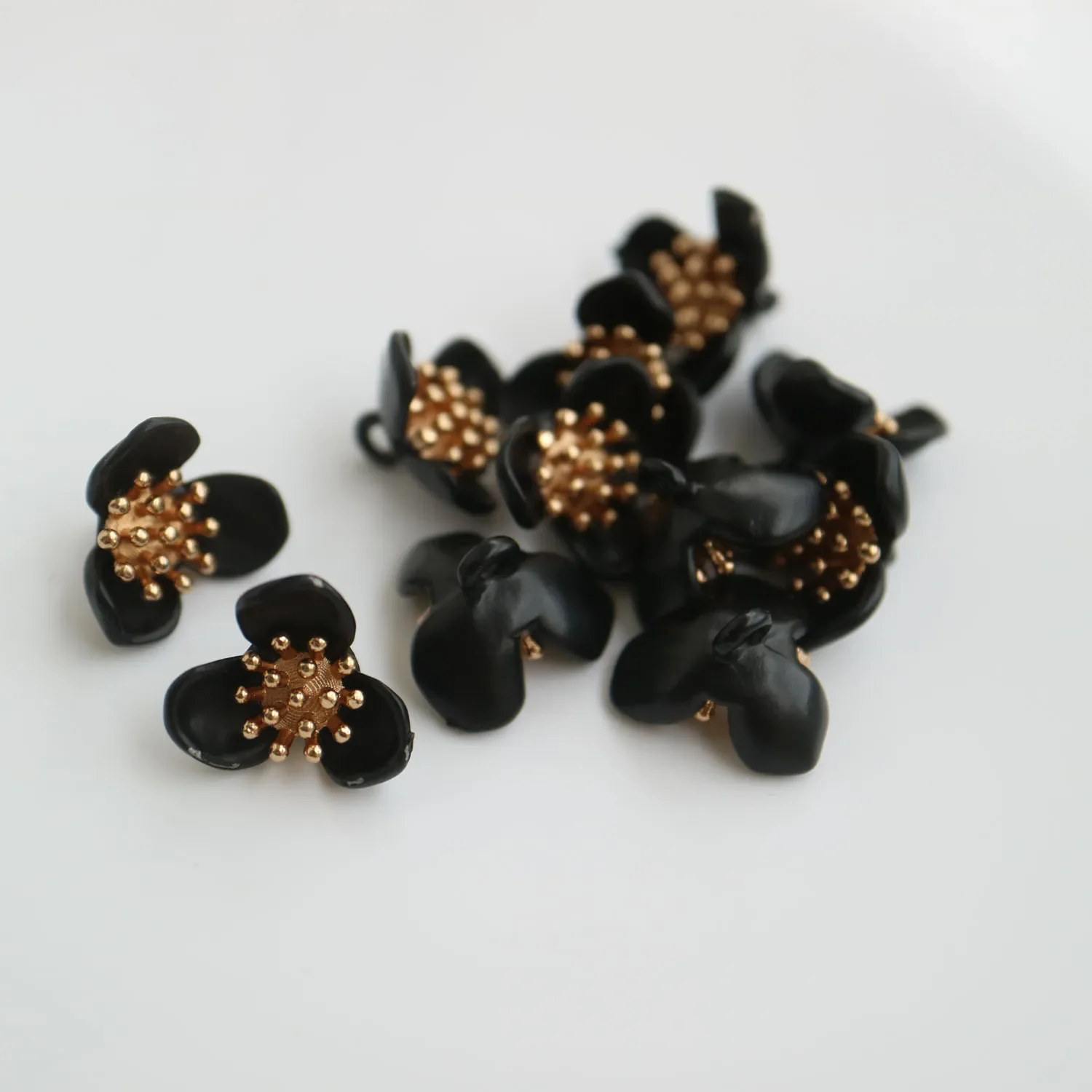 10pcs/lot 15mm flower buttons for clothes Sew on shank button for cardigan Elegant clothing decoration