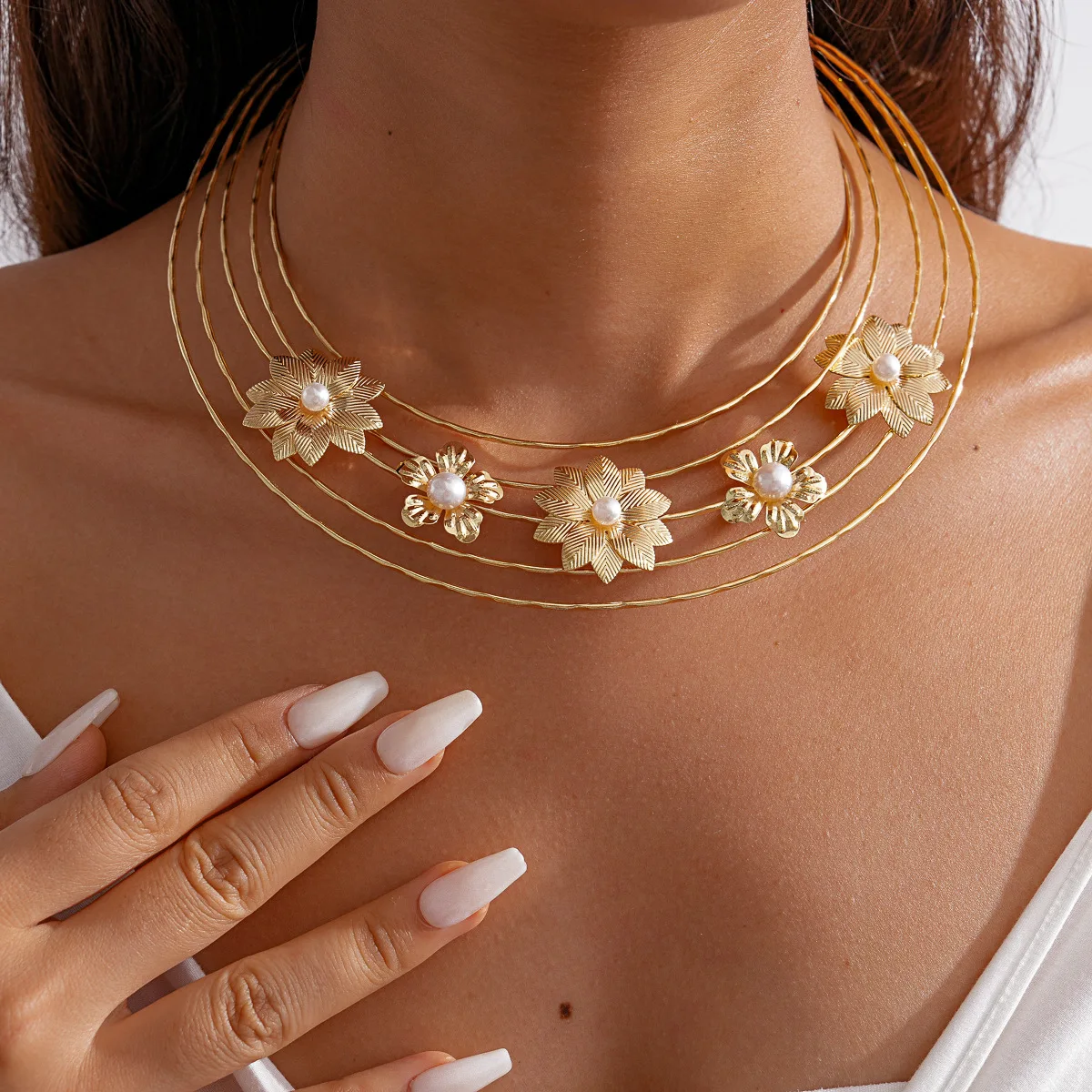 Gold Color Multi-layer Metal Round Torques Hollow Out Flower Imitation Pearl Chokers Necklace Trendy Statement Neck Jewelry K