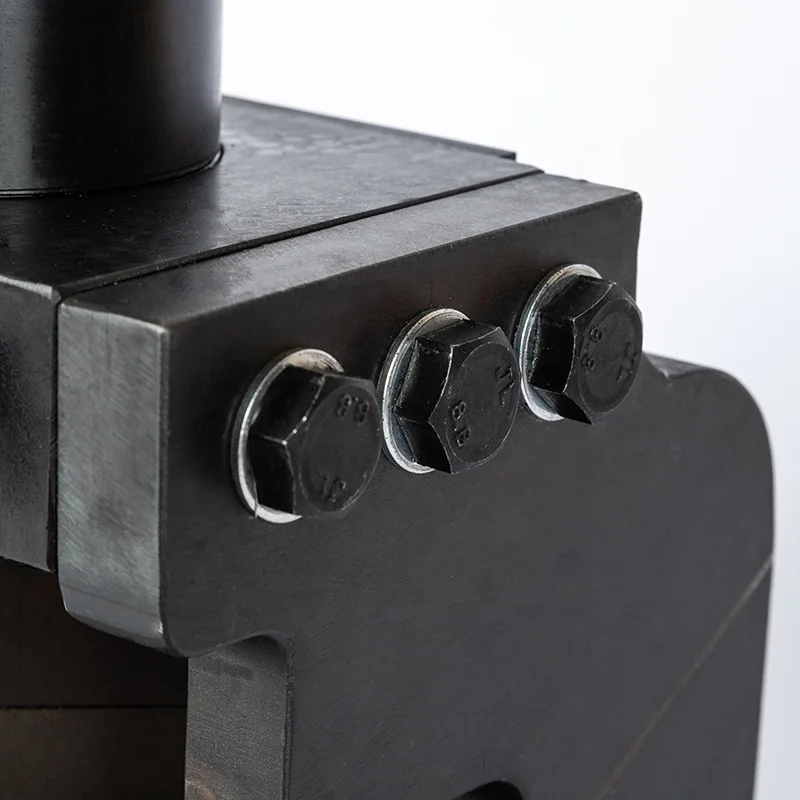 LEJIE TOOL Stock CBC-75 Angle Iron 90 Degrees V-notch Or 45 Corner Hydraulic Cutter Angel Steel Cutting Tool