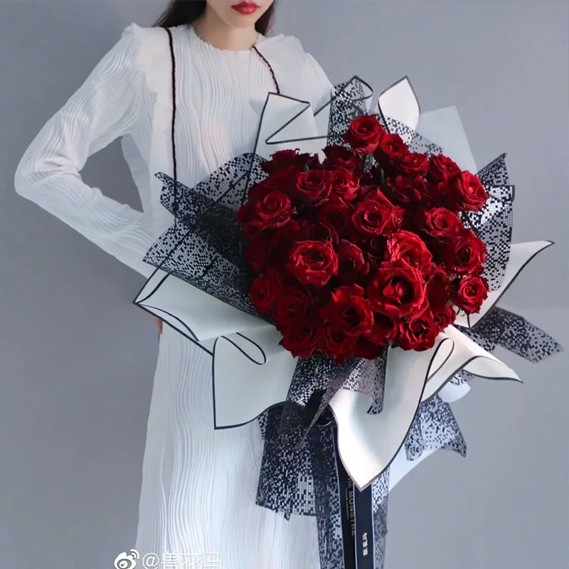 58cm 20 Pieces/batch Black and White Noble Matte Paper Flower Bouquet Packaging Flower Waterproof Craft Paper