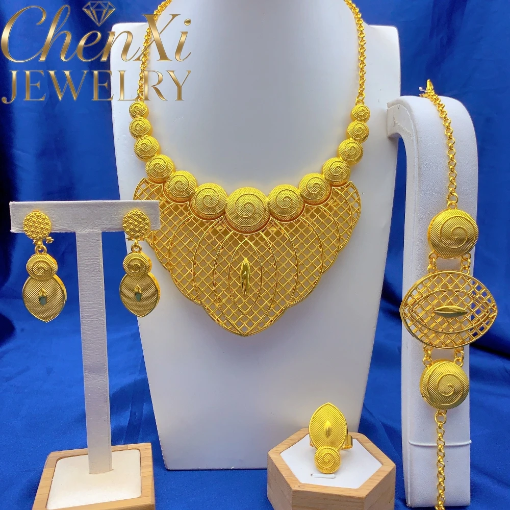 Alluvial Gold Tassel Hollow-Out Flower Luck Necklace Elegant Charms Standout Piece High-End Keepsake Exquisite Luxury Young Gift