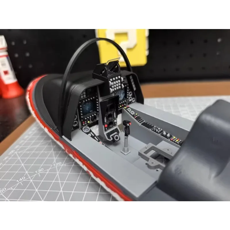 

Деталь для модернизации симулятора кабины FPV-самолета Freewing AvantiS V2 EDF Jet RC: реалистичный интерьер с детализированными элементами для радиоуправляемых самолетов