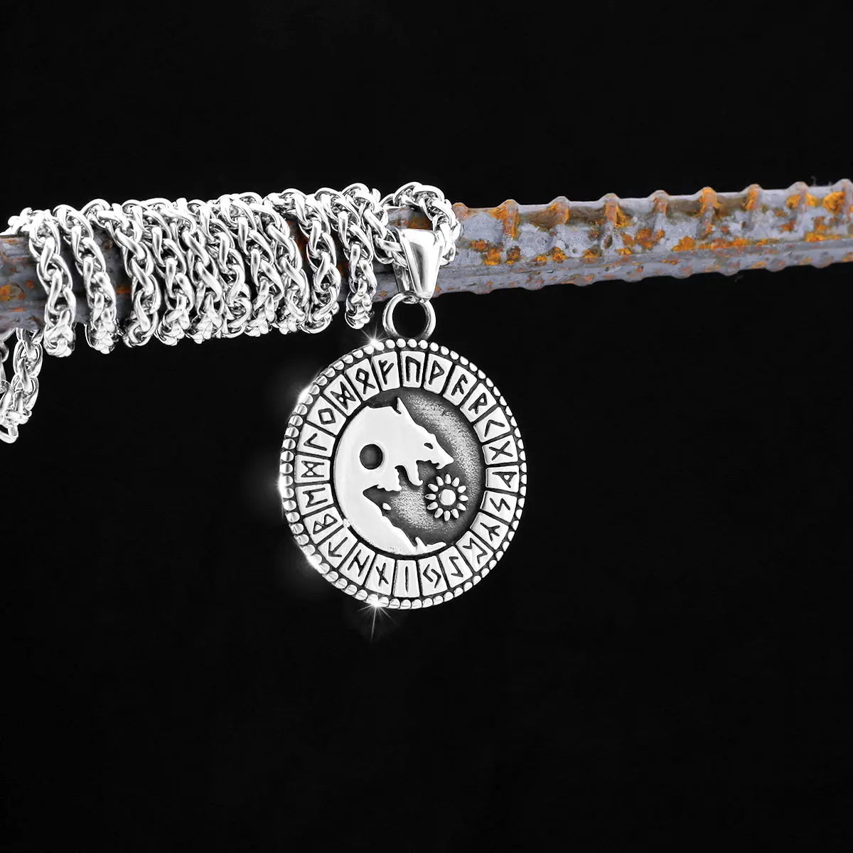 สแตนเลสสตีล Vintage ไวกิ้งหมาป่า Howl Sun สร้อยคอผู้ชาย Valknut Odin Rune สร้อยคอแฟชั่นจี้ Punk เครื่องประดับ Amulet