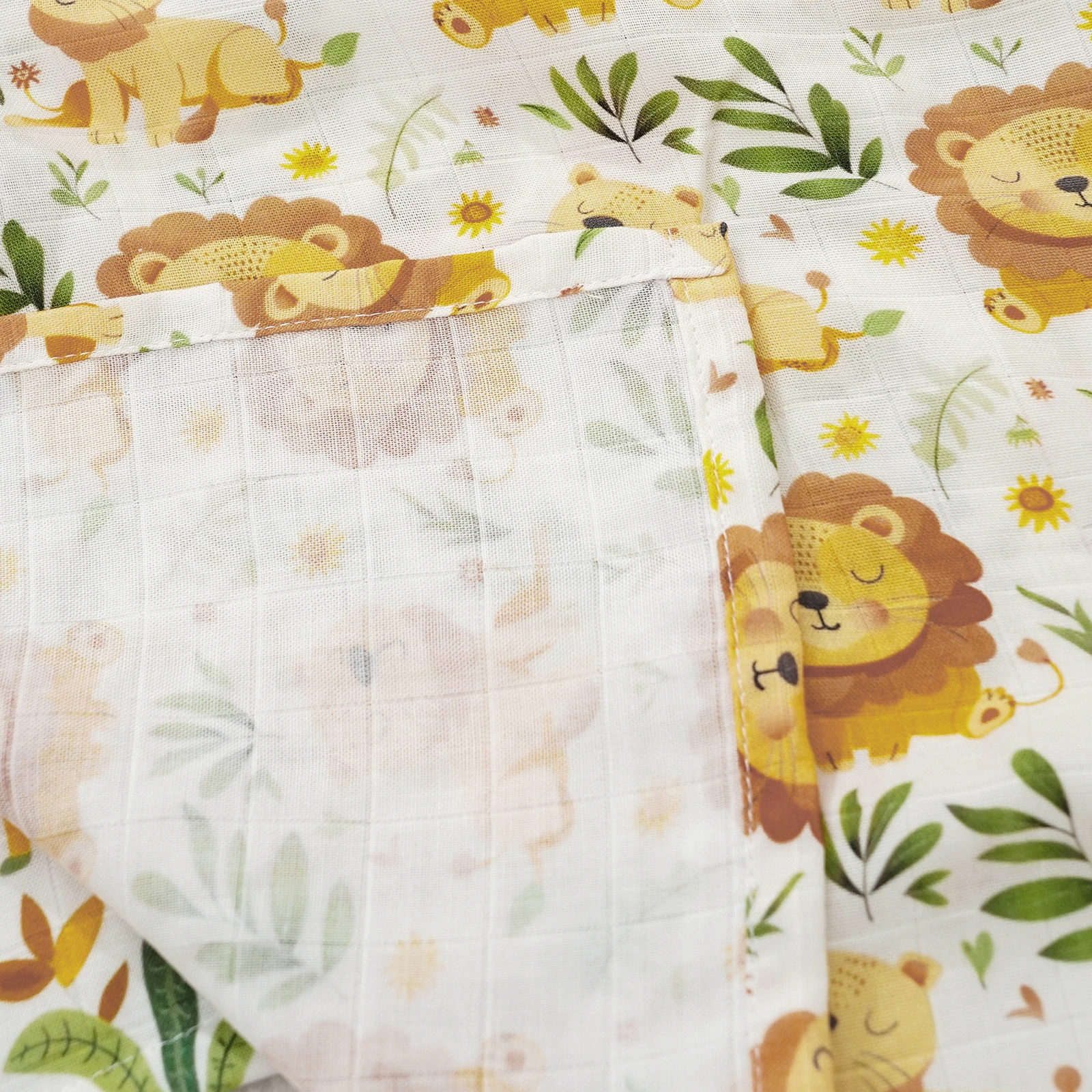 Elinfant Digital Print Bamboo Cotton Muslin Swaddle Blankets High Quality 120*110cm Newborn Swaddle Wrap Receiving Blankets