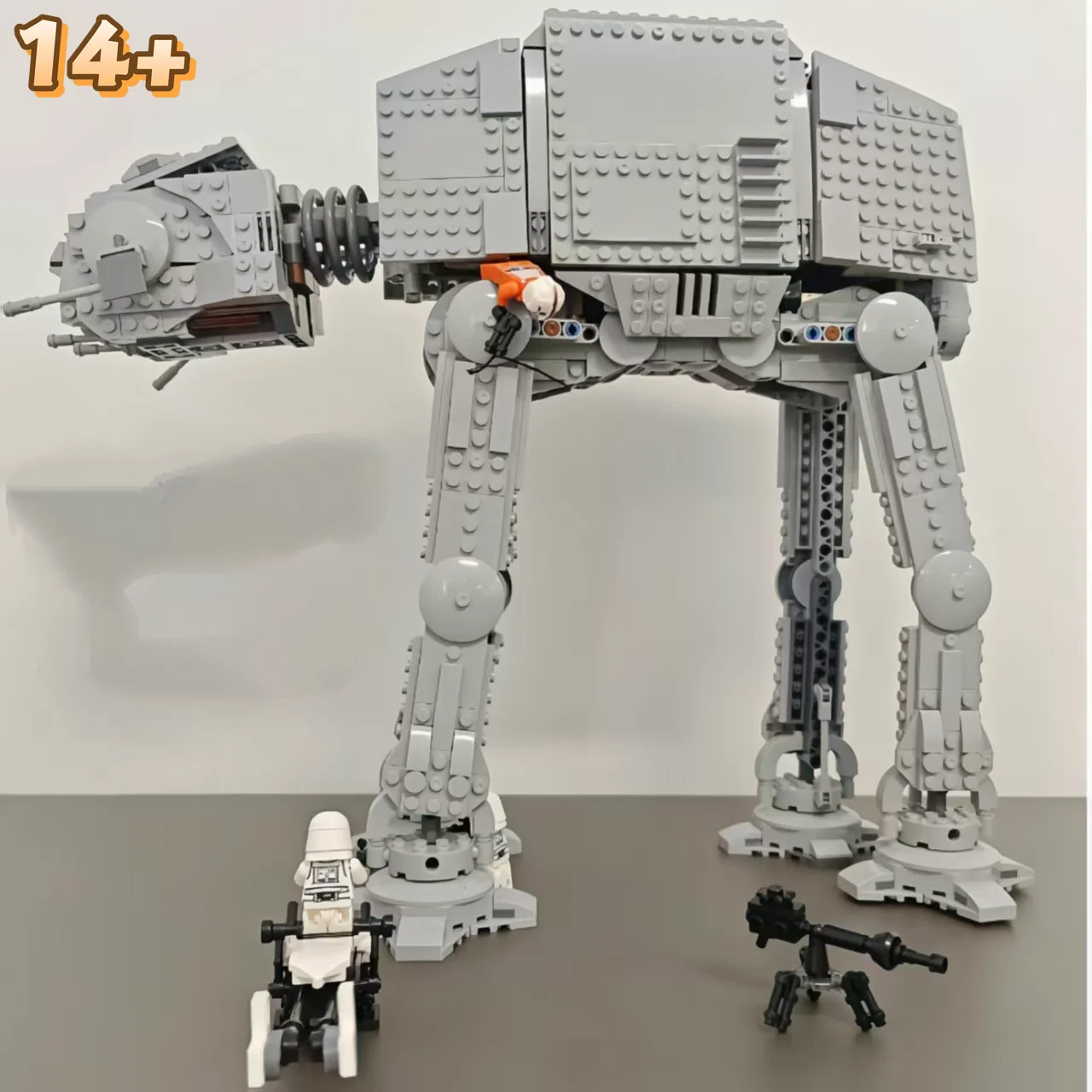 Model Kit Runner - هوت تويز 1267 قطعة نموذج مكعبات