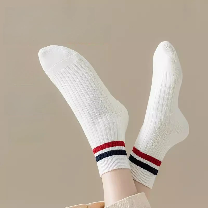 6 أزواج من الجوارب القطنية الرجالية القابلة للتنفس، جوارب مخططة عصرية طويلة نشطة للرجال مقاس 39-44 راحة عالية الجودة