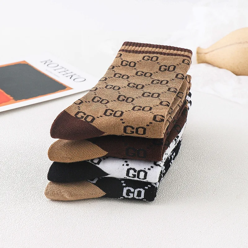 英国ヴィンテージソックス レディース レターミッドライズソックス トレンディで多用途なスタッキングソックス 4足組 (サイズ35-40)