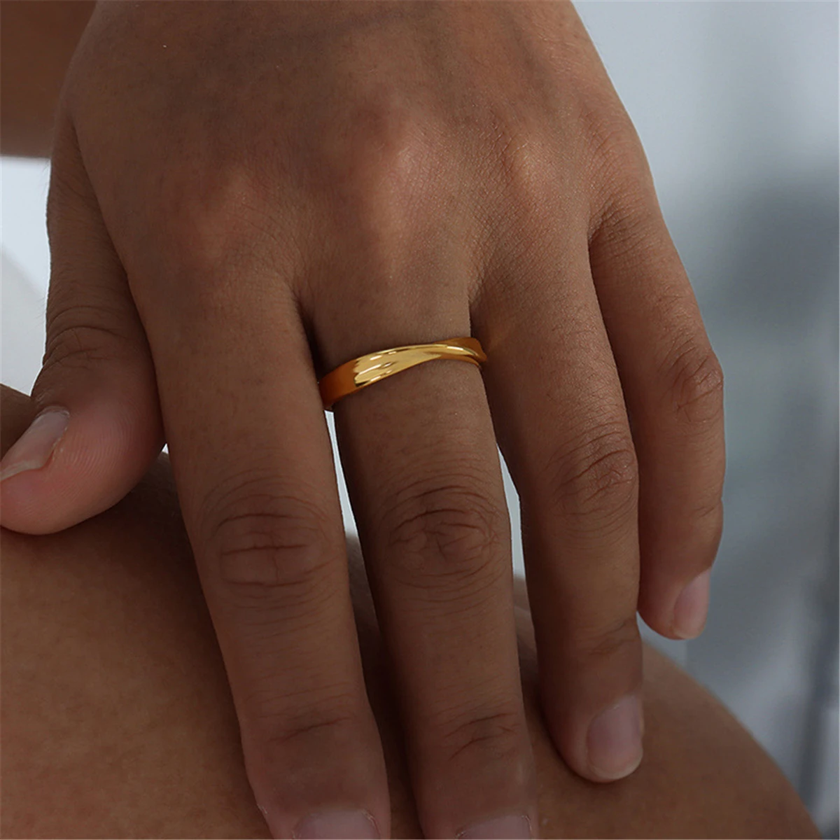 Mother's Day Gift 3mm Thin Mobius Ring Women Stainless Steel Infinite Love Twist Wedding Finger Ring