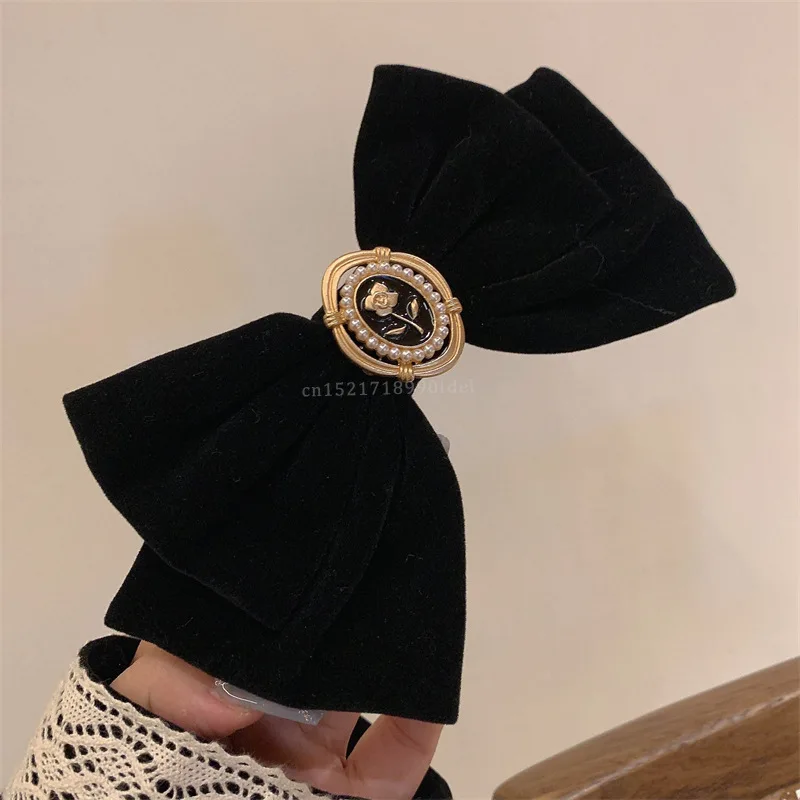 Black Velvet Bow Hair Pins Elegant Fabric Alloy Roses Hair Clips for Women Fashion Ponytail Barrette Heawear Accessories