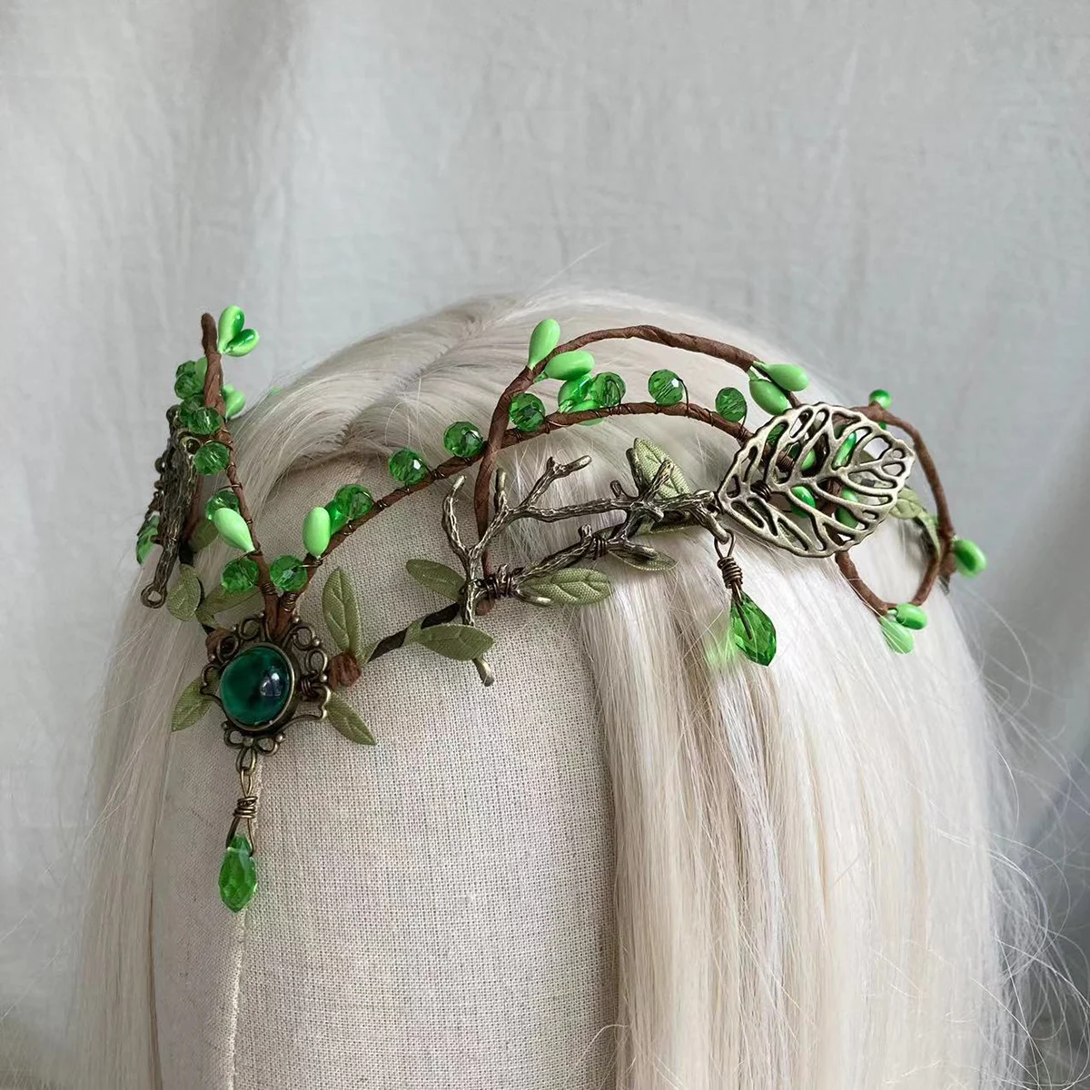 Verzauberte Mondschein Wald Triple Moon Göttin Wald Tiara mit Blättern Geweih Elfen Kopf bedeckung Hochzeit Stirn Fee Krone – Detail 6
