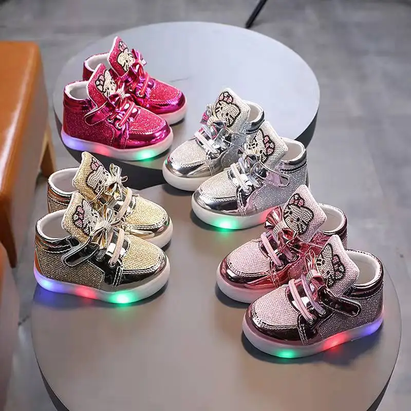 Hello Kitty Children Luminous Shoes Girls Sport Running Shoes Baby Flashing Lights Sneakers Toddler Little Kid LED Sneakers 2024