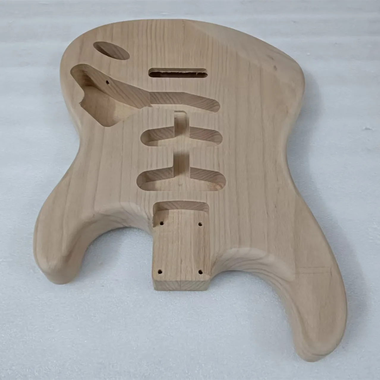 2-Piece Alder ST Body  SSS Pickup Route Unfinished Weight 1.82KG