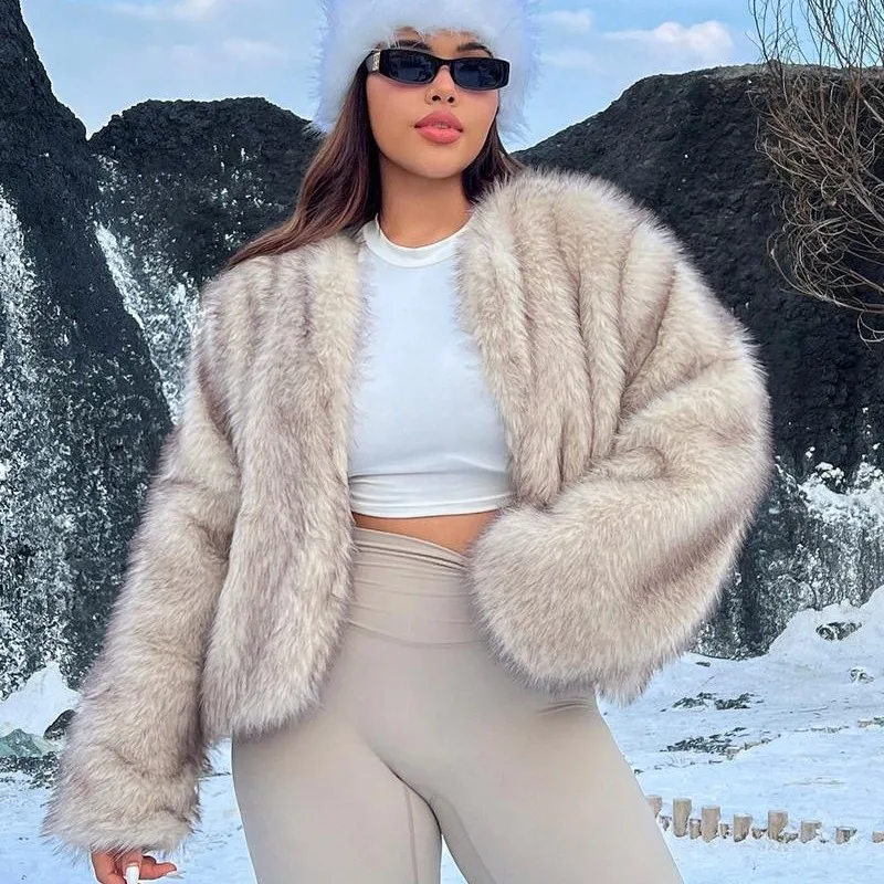 سترة نسائية قصيرة من فرو الثعلب الصناعي لعام 2025 مفتوحة من الأمام ورقبة مستديرة سترة سميكة مع زخرفة من الفرو الصناعي ملابس خارجية شتوية دافئة