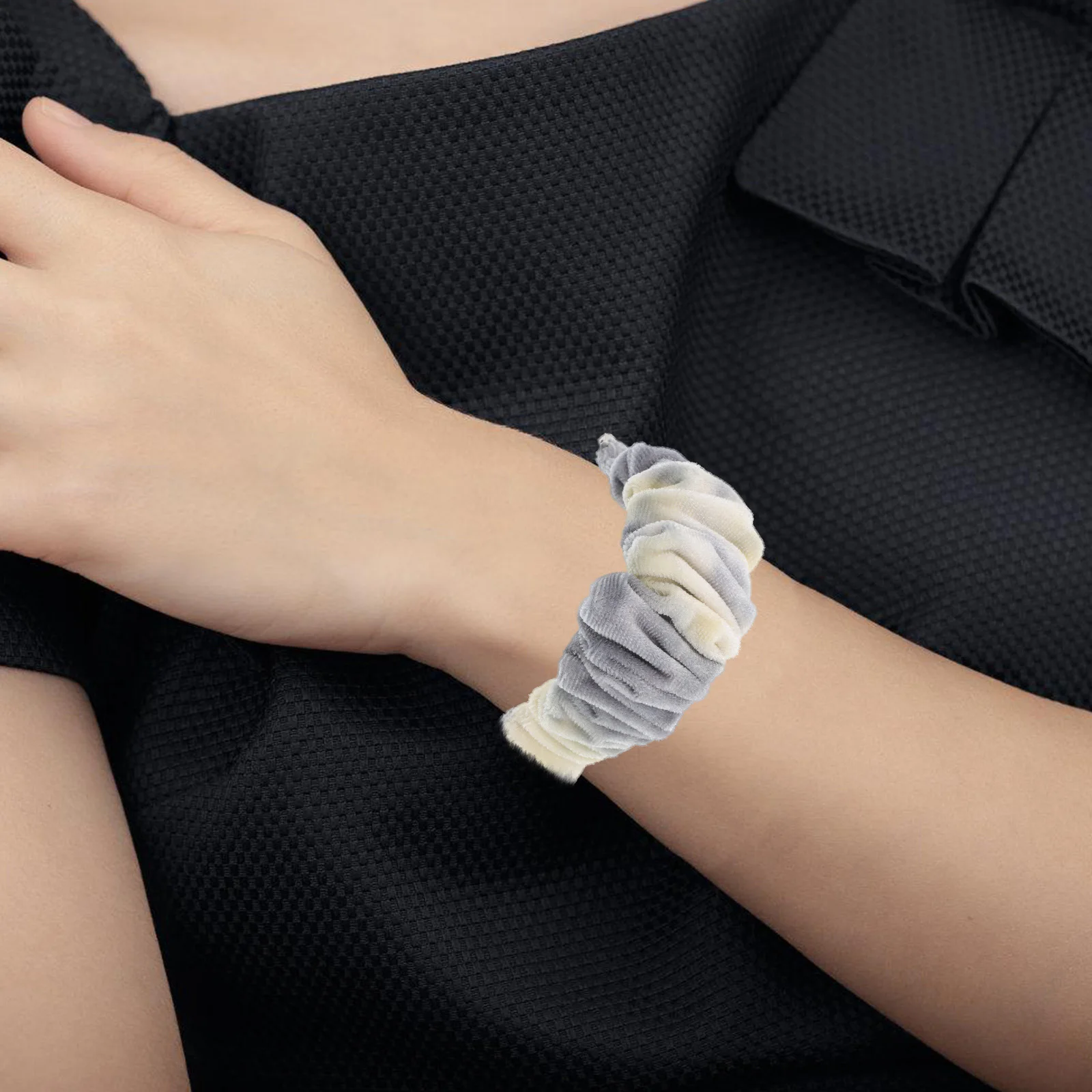 

Elastic Watch Strap for Smartwatch Bands Replacement Scrunchie Design Fashion Metal Cuff Band Suitable for Men Women