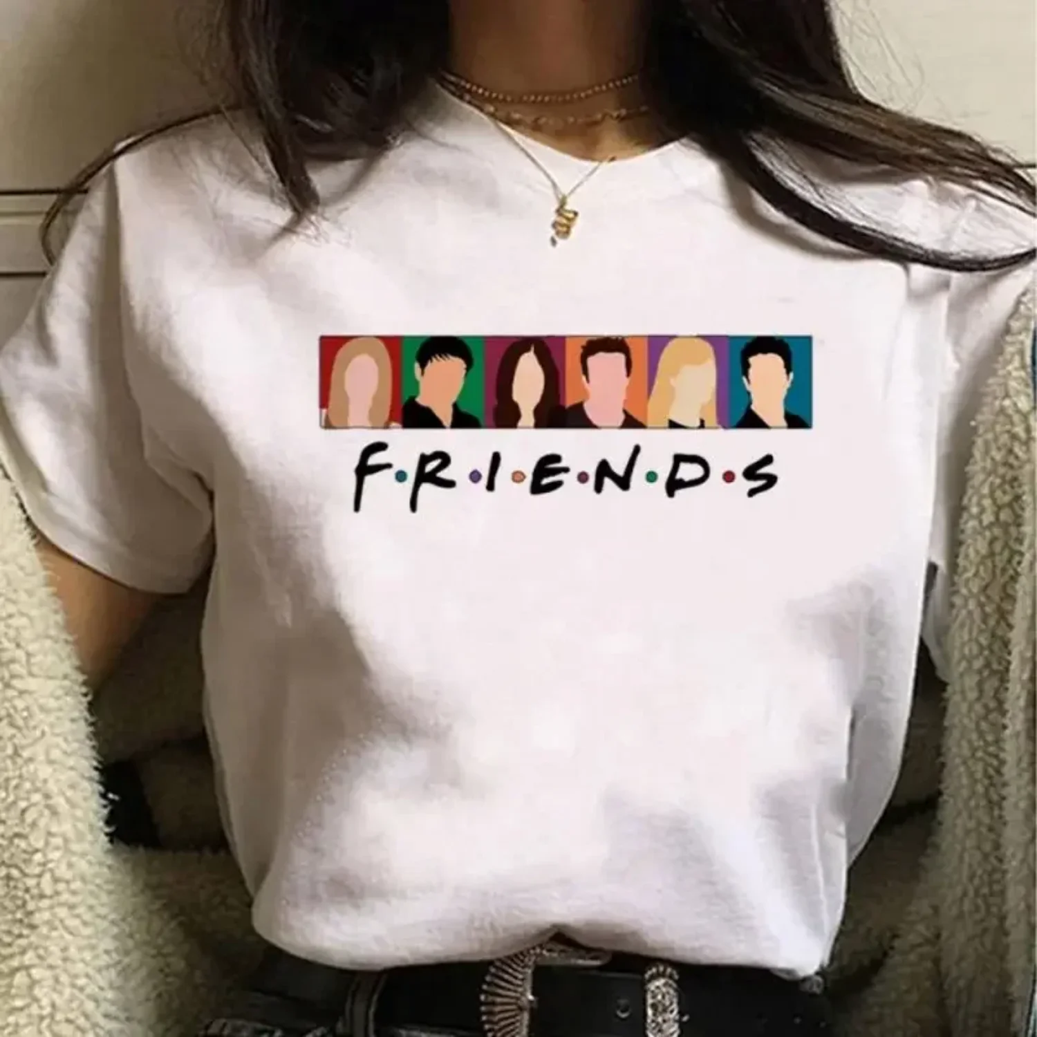 تي شيرت مطبوع من Friends Tv Chandler Bing تي شيرت كاجوال برقبة دائرية وأكمام قصيرة ملابس نسائية عصرية فضفاضة قصيرة