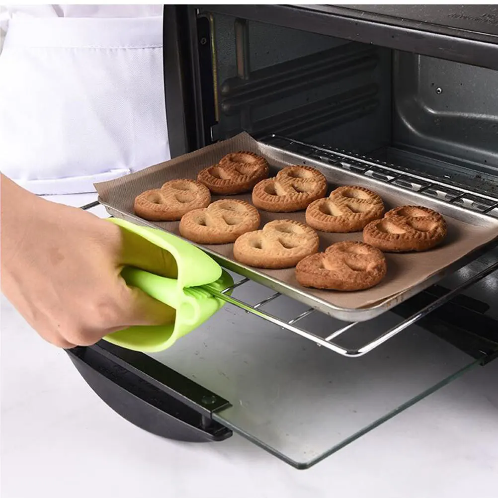 

2Pcs High Temperature Resistant Oven Mat Liner Non Stick Oil Proof Baking Mat Reusable Oven Liner for Baking Bbq Crafts 40x30