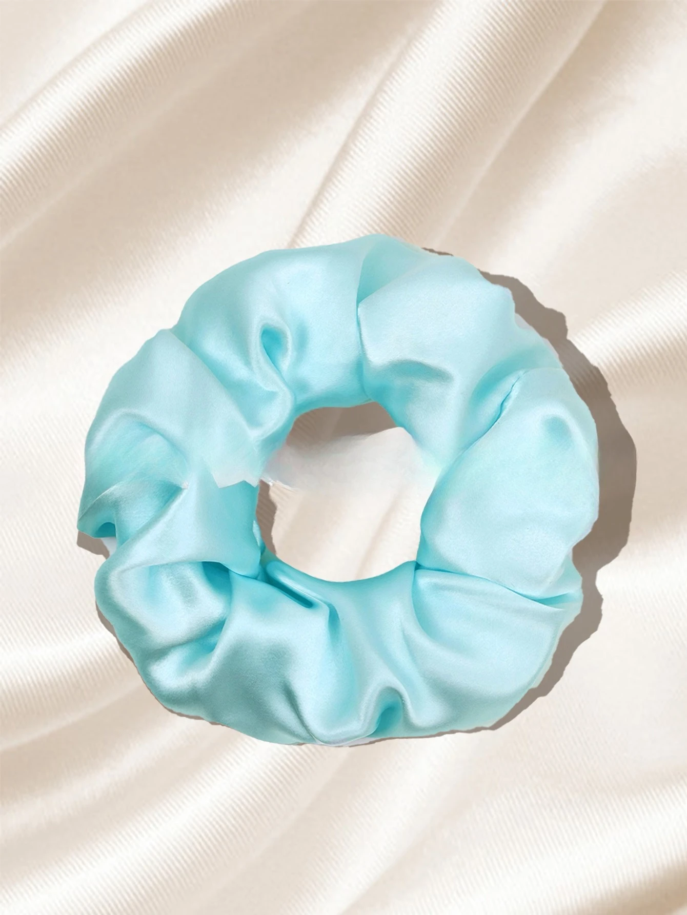 Breathable Mulberry Silk Hair Scrunchie 4cm 6cm Width Slip Proof No Fill Natural Silk Elastic Hair Tie
