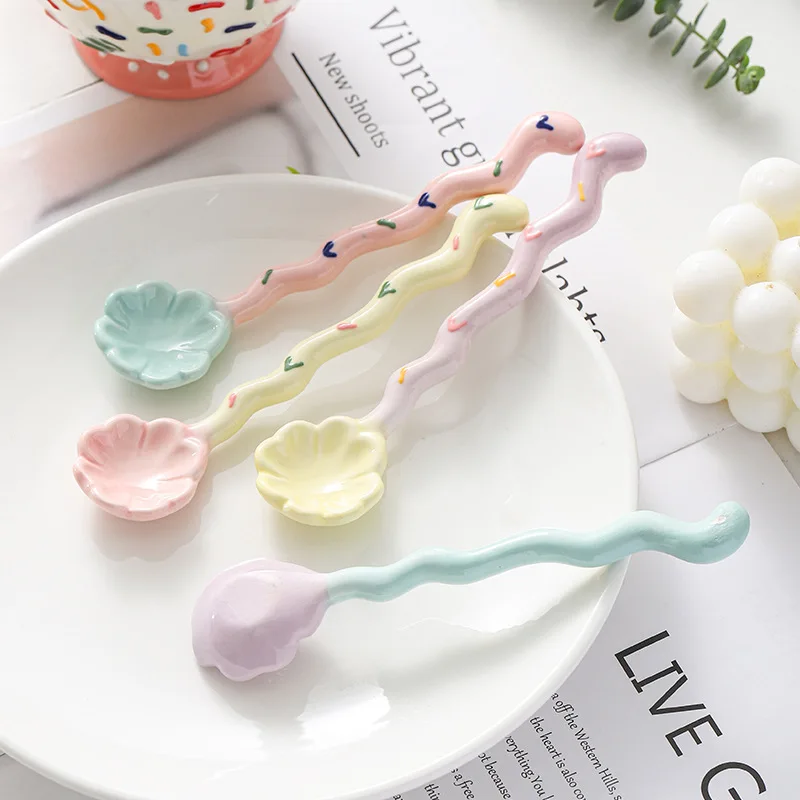 Ceramic long handled spoon, household dessert spoon, cute ins style mixing , coffee, macaron ice cream spoon, 4pcs