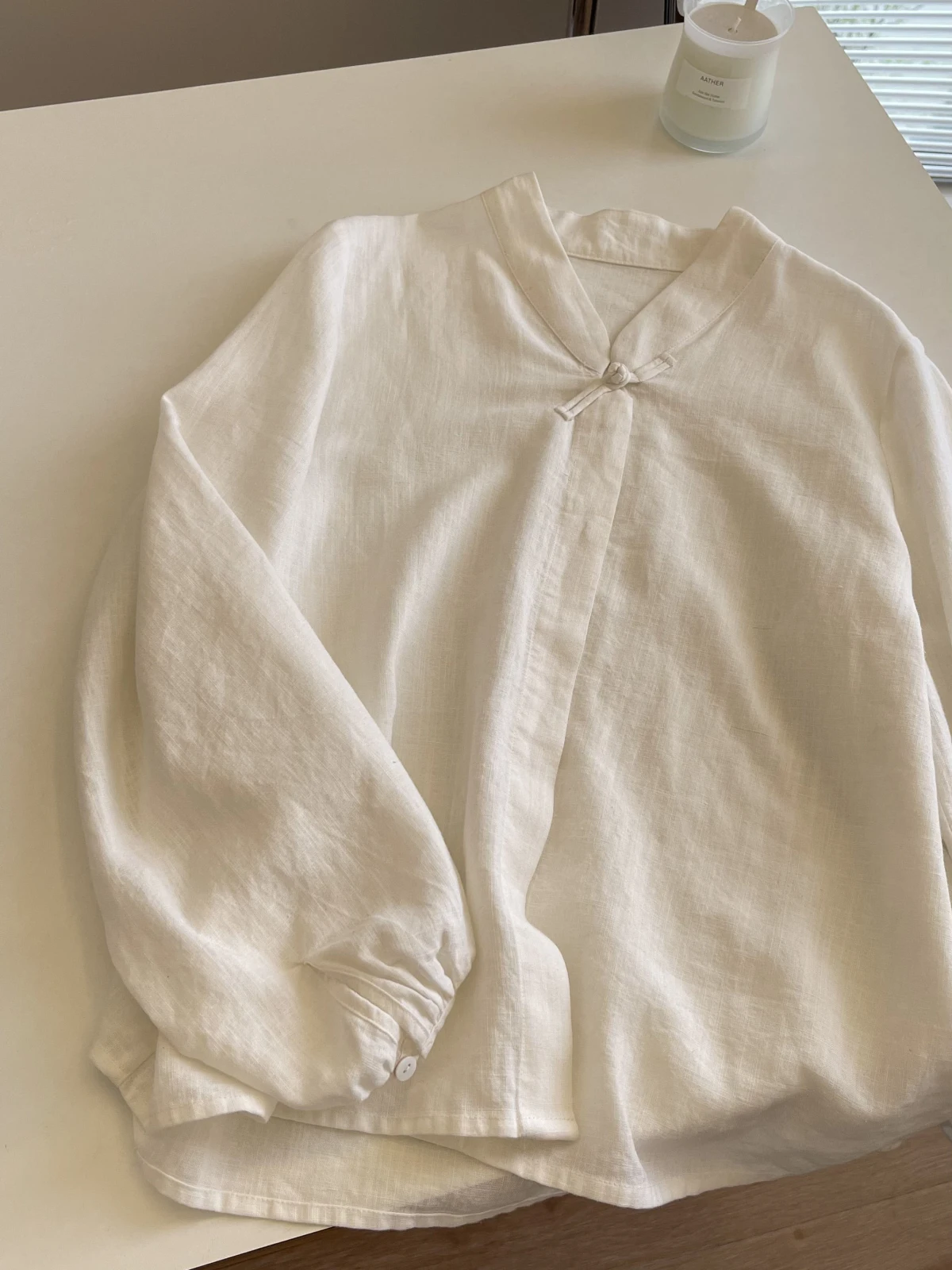 

Simple Summer Linen irt Small V-ne Long Sve Cold Tone Artistic Retro Sle White Cotton Flax Women's Top