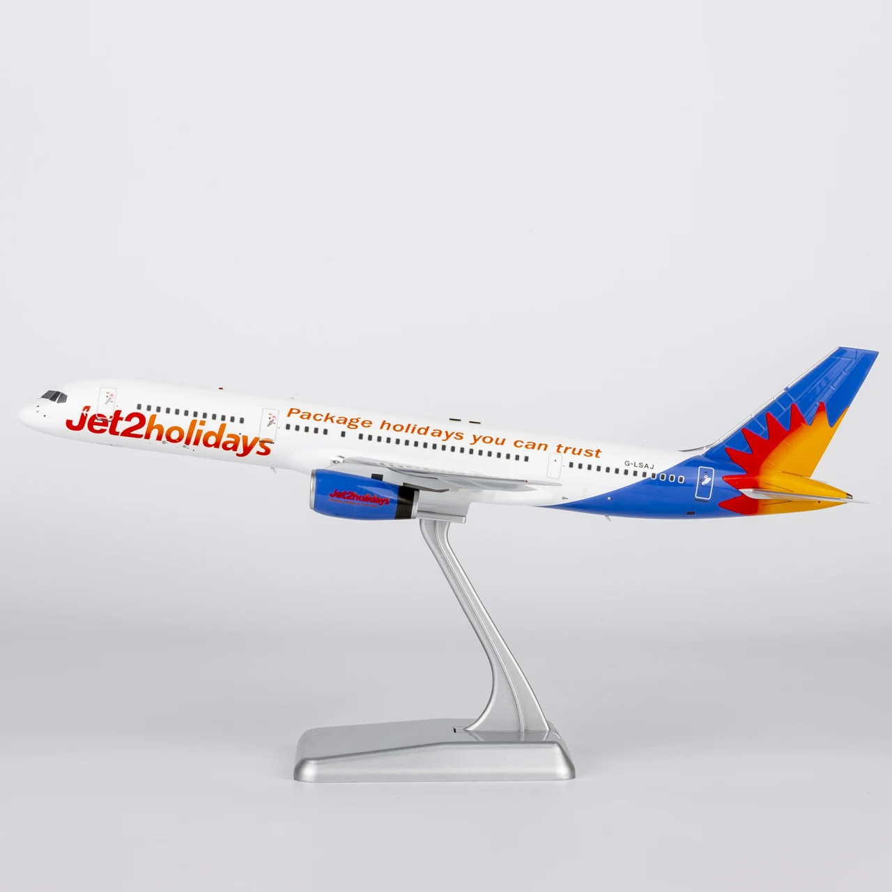 

Коллекционный самолет из сплава, подарок, модель NG 1:200 Jet2.com Boeing B757-200, литой под давлением самолет, реактивная модель G-LSAJ с подставкой