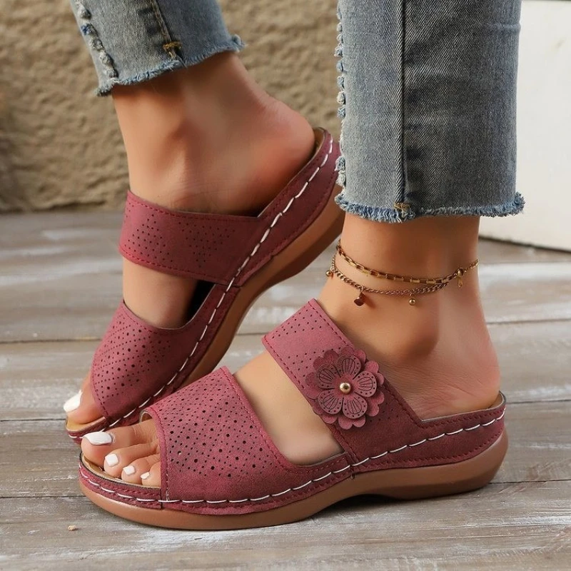 

Новинка лета 2024, женские сандалии, кожаные сандалии с открытым носком на диагональном каблуке, повседневная удобная уличная детская обувь