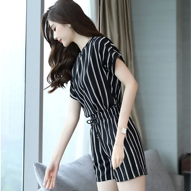 New Summer Fashion Striped Two Piece Pants Set Women Short-sleeve Pullover with Elastic Waist Shorts 2 Piece Set Women