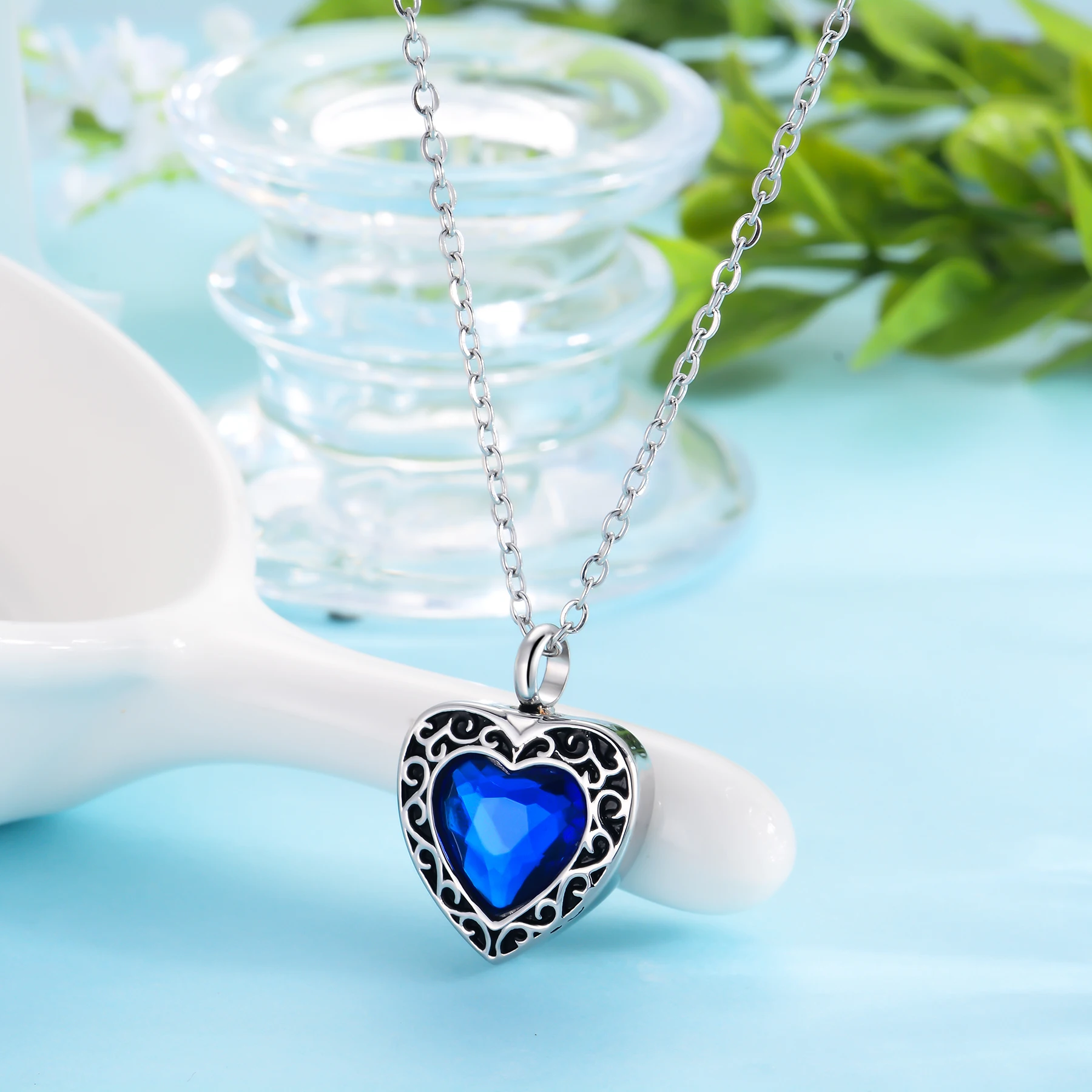 Heart Cremation Jewelry for Ashes Stainless Steel Ashes Necklace Urn Necklace for Women Keepsake Memorial Jewelry