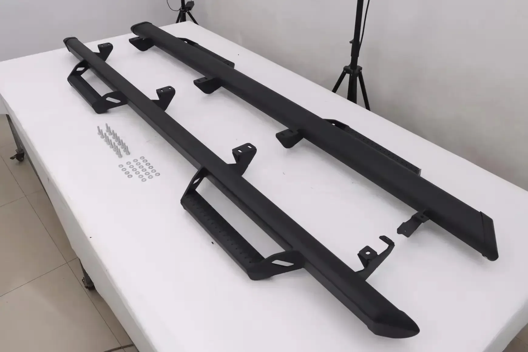 Hot Selling 4*4 Off Road Running Boards Nerf Steps Side Bar Steel Universal Side Step For Every PICKUPS factory price