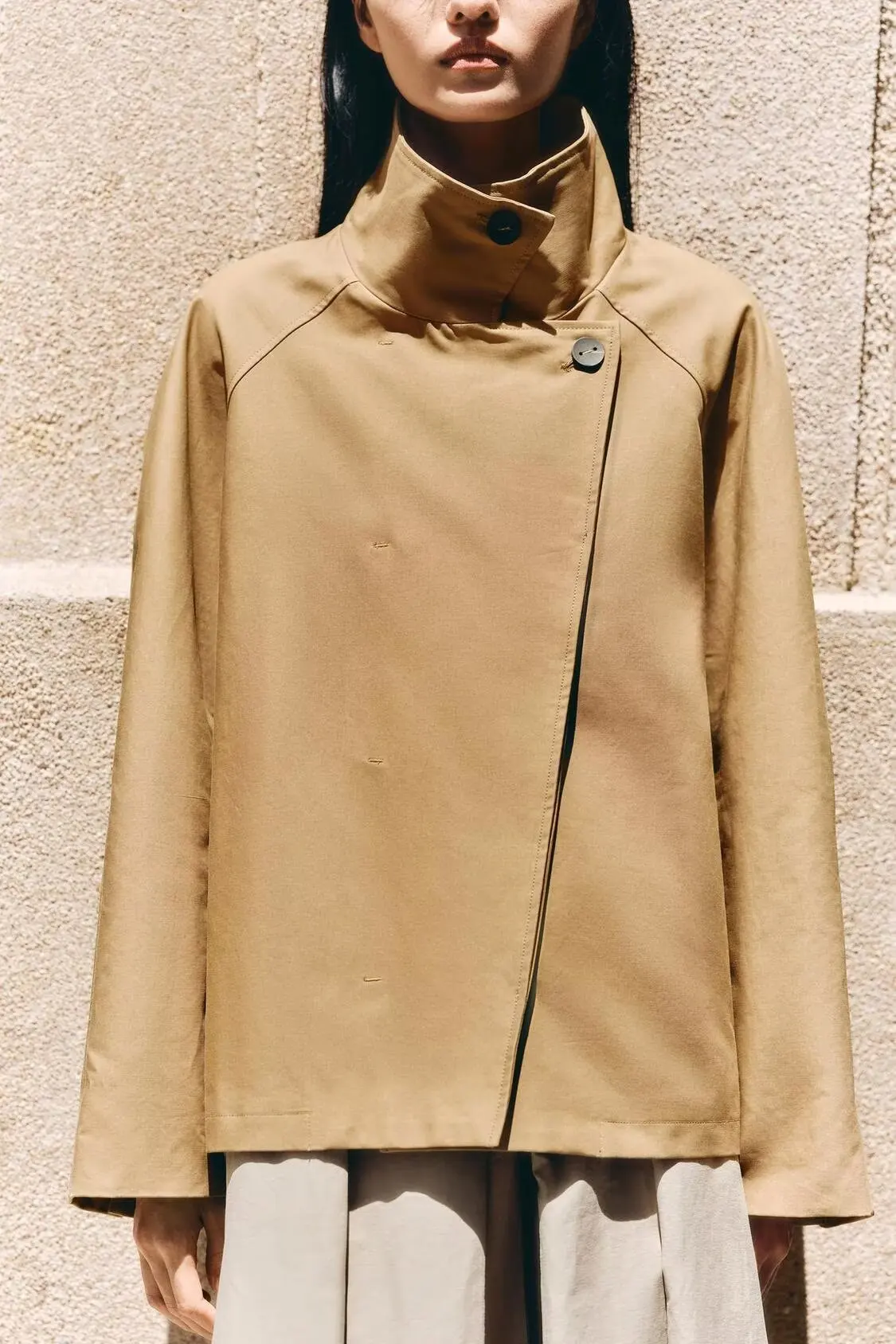 

BB6774 2021, осенняя новая женская одежда, корейская версия, британская коричневая короткая ветровка с высоким воротником для женщин, миниатюрная 383324