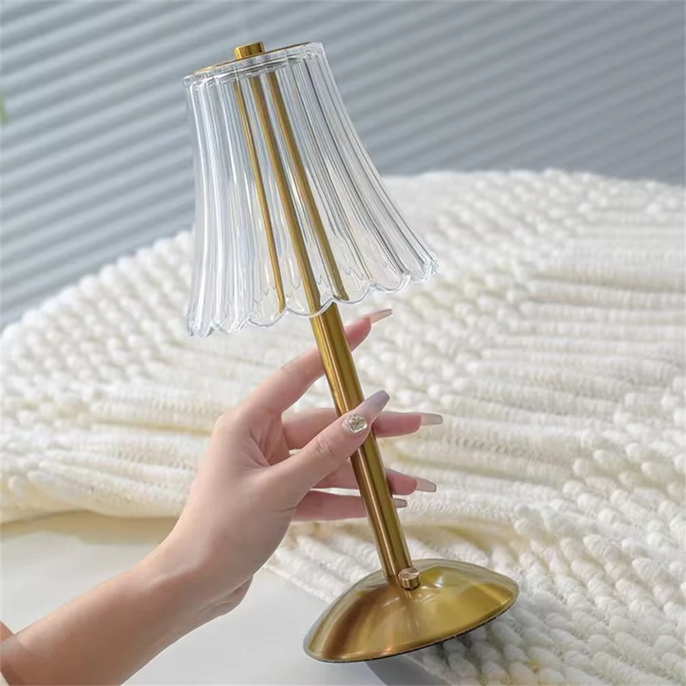 Nachttisch dekorative Lampe Tisch moderne Luxus Kristall schnur lose wiederauf ladbare LED Tisch lampe