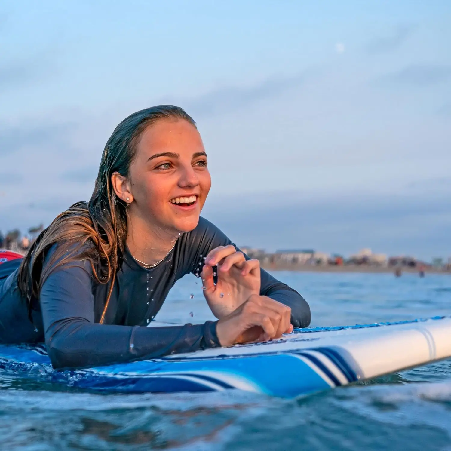 Tabla de surf clásica de espuma superior suave de 7 pies para principiantes y todo el juego completo de niveles de surf incluye correa y múltiples