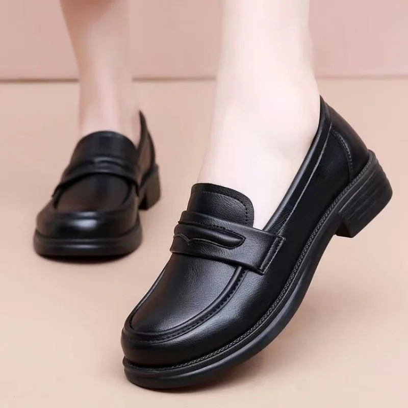

Women's Black Leather Loafers Casual Platform Slip On Shoes Comfortable Work Shoes for Daily Wear