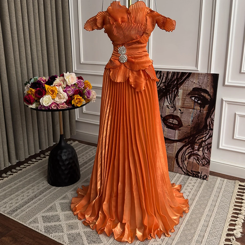 

Luxury Crystal Celebrity Gowns Off the Shoulder A-Line Evening Dress Simple Orange Organza Customized Homecoming Dresses