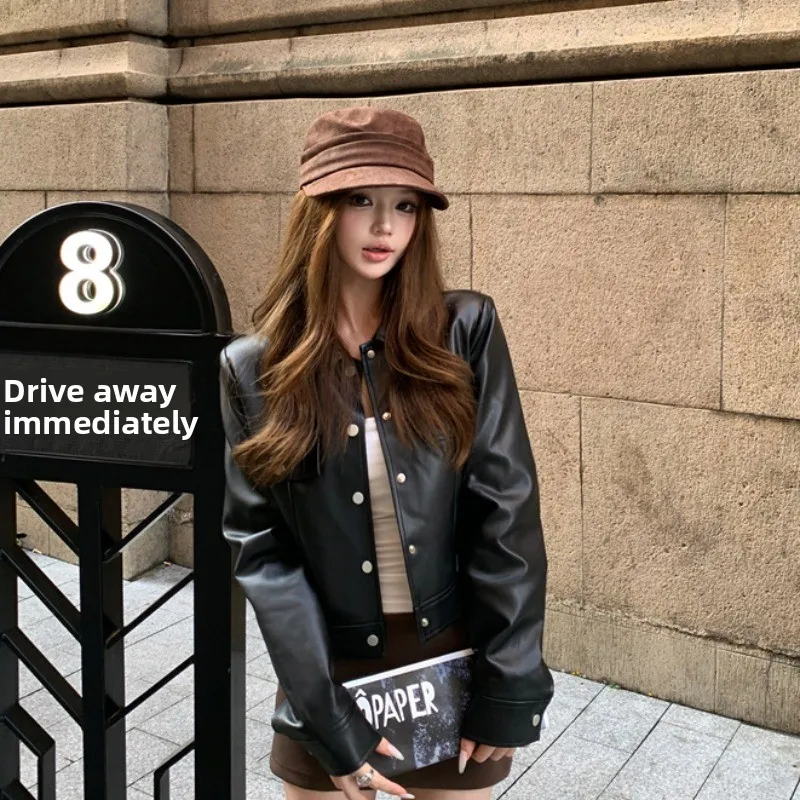เสื้อแจ็คเก็ตหนังสไตล์นักขี่มอเตอร์ไซค์สำหรับผู้หญิง รุ่นใหม่ประจำฤดูใบไม้ร่วง-ฤดูหนาว ปี 2025 เสื้อโค้ทผู้หญิงอเนกประสงค์
