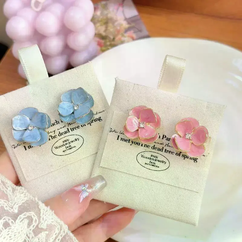 Fashion Sweet Design Spring Summer Blue Enamel Flower Earrings For Women Light Luxury High End Party Gifts Jewelry