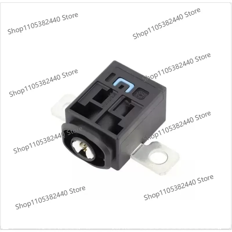 Suitable for E200 E260E300 GLK300 C180 C200 fuse box power outage protector
