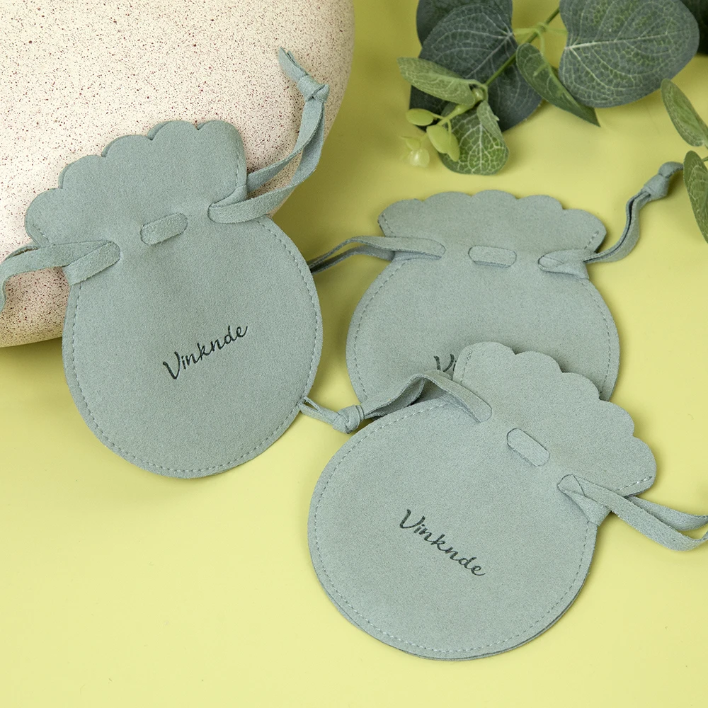 

100pcs Personalized Logo Velevt Drawstring Calabash Gift Pouch Jewelry Packaging Pouches Chic 7X9CM Rings Small Mircrofiber Bags