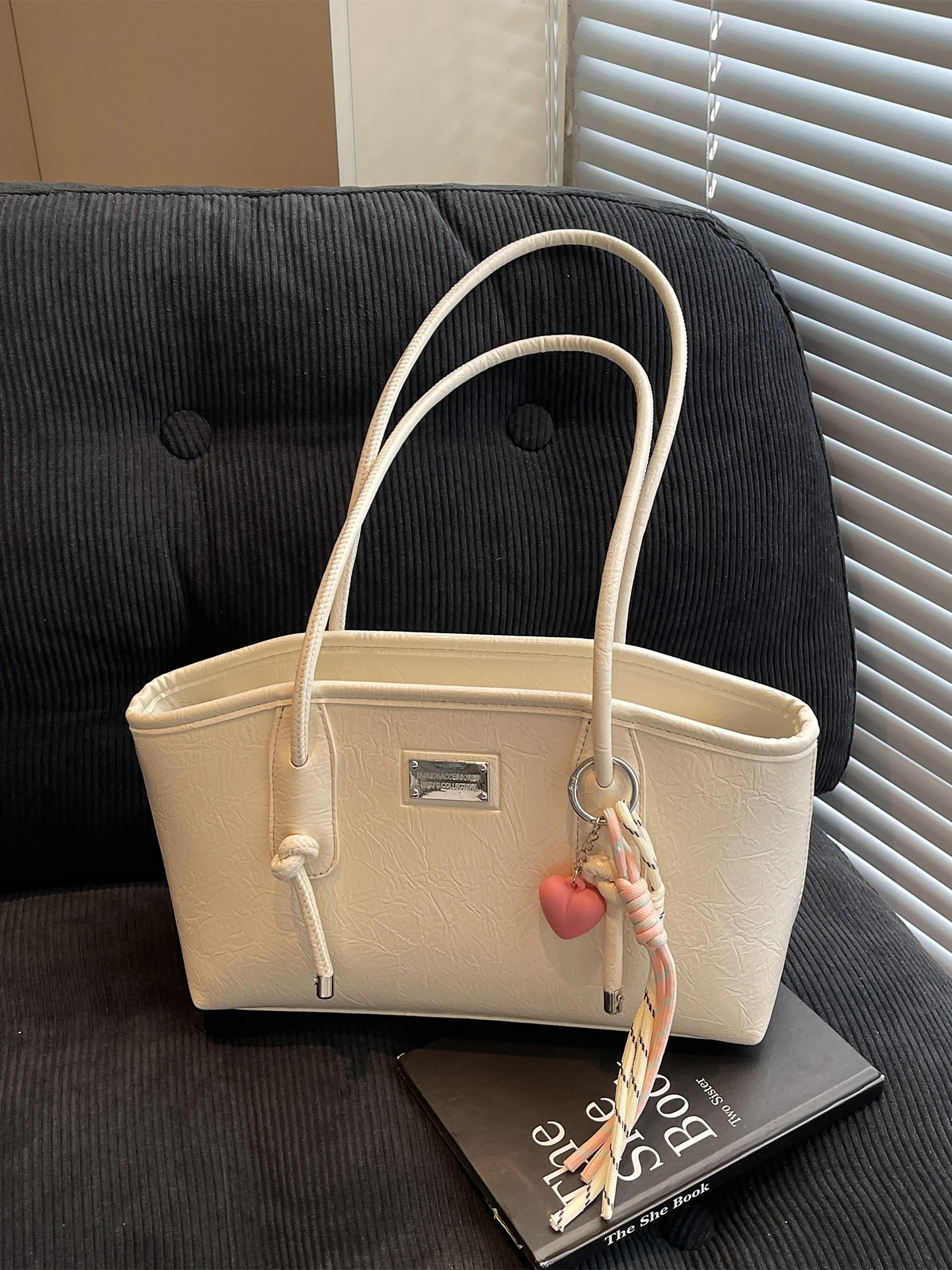 

Fashion Large Capacity One Shoulder Bags 2025 Women's New Casual Short Trip Tote Bag Trend PU Leather Versatile Handbags