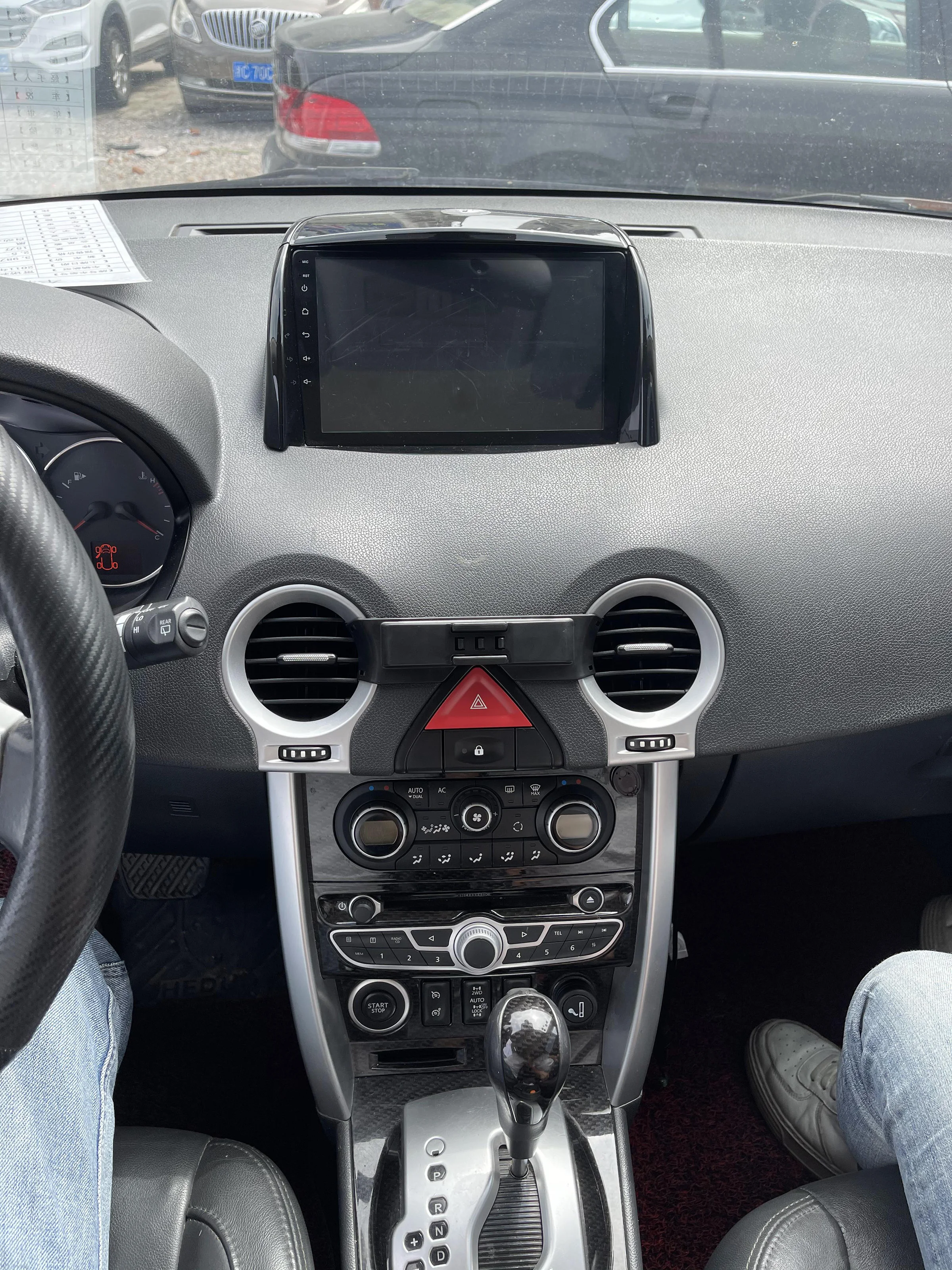 حامل هاتف السيارة خاص كتيفة ثابتة شاحن لاسلكي الجاذبية لرينو كوليوس 2009-2016 لملحقات السيارات الداخلية