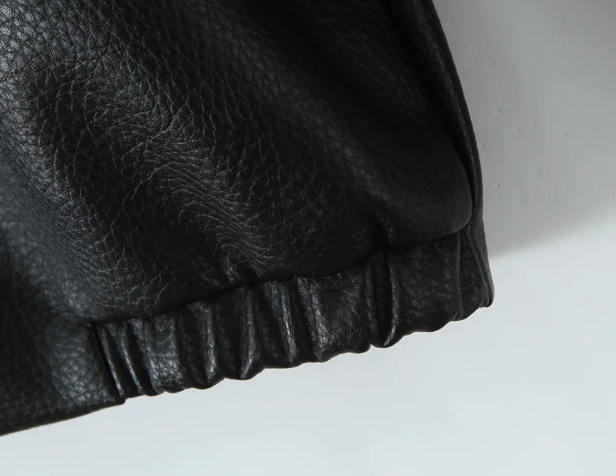 เสื้อแจ็คเก็ตหนัง PU สไตล์มินิมอลวินเทจแบบกระดุมสองแถวสำหรับผู้หญิง แบรนด์ Maxdutti เหมาะสำหรับใส่ขี่มอเตอร์ไซค์และเป็นเสื้อคลุมกันหนาว