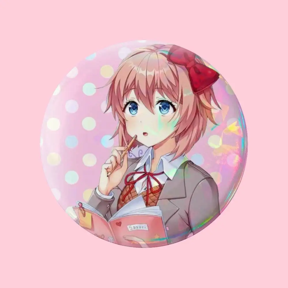 Cartoon-Spielfigur Sayori Anstecknadeln 25 32 44 58 75 mm Runde Cosplay-Pins Taschendekoration Fans Sammlerstücke Freunde Geschenke Brosche Souvenir – Detail 12