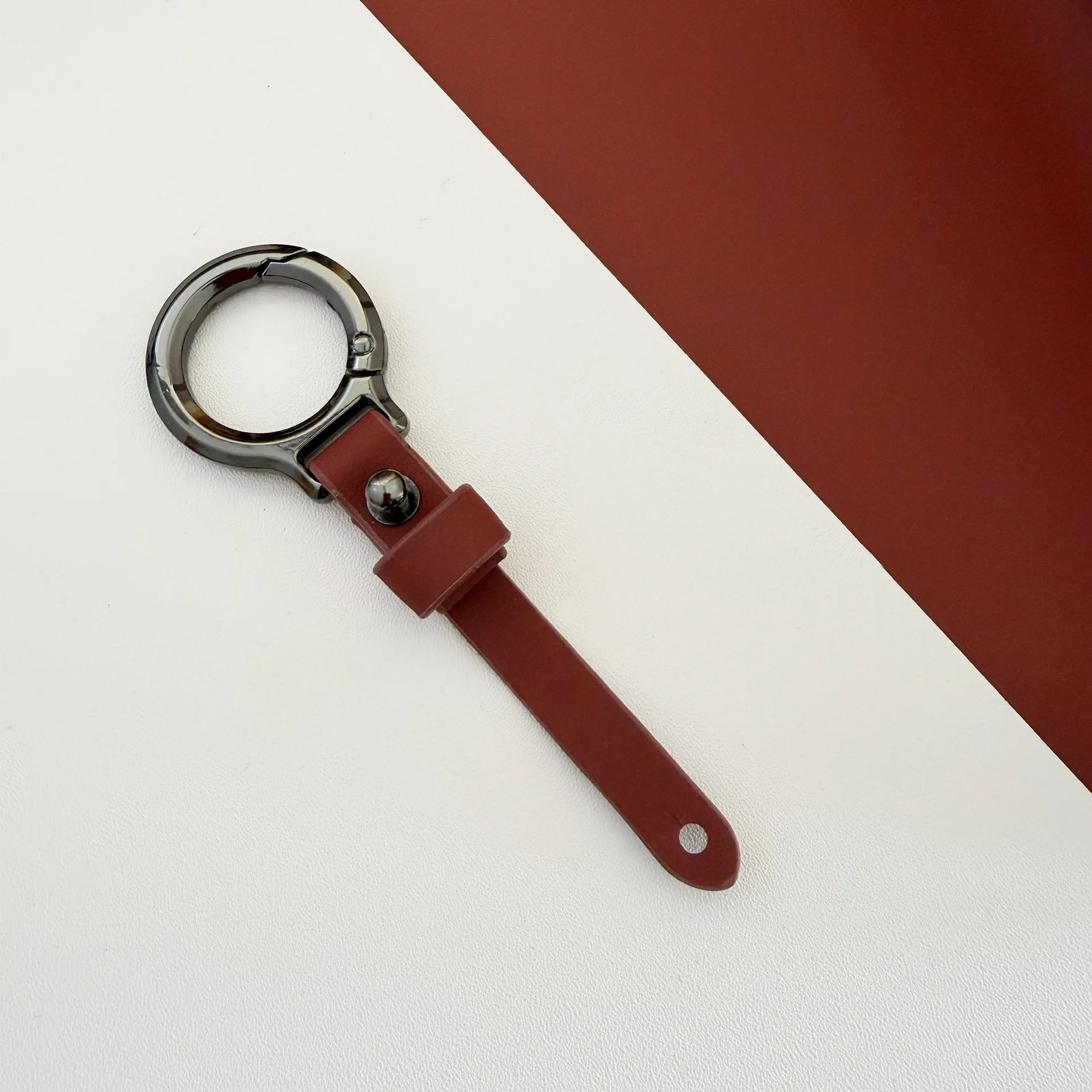 Herren-Schlüsselanhänger aus Zinklegierung und Leder, Anti-Verlust-Karabiner, langlebiger Schlüsselhalter, Organizer für den Gürtel, Geschenk – Detail 5