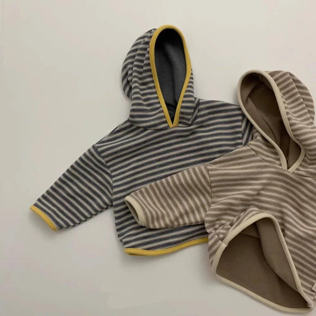 2026 ربيع جديد طفل طويل الأكمام مخطط هوديي الرضع صبي فتاة عادية مقنع البلوز طفل فضفاض القمم ملابس الأطفال