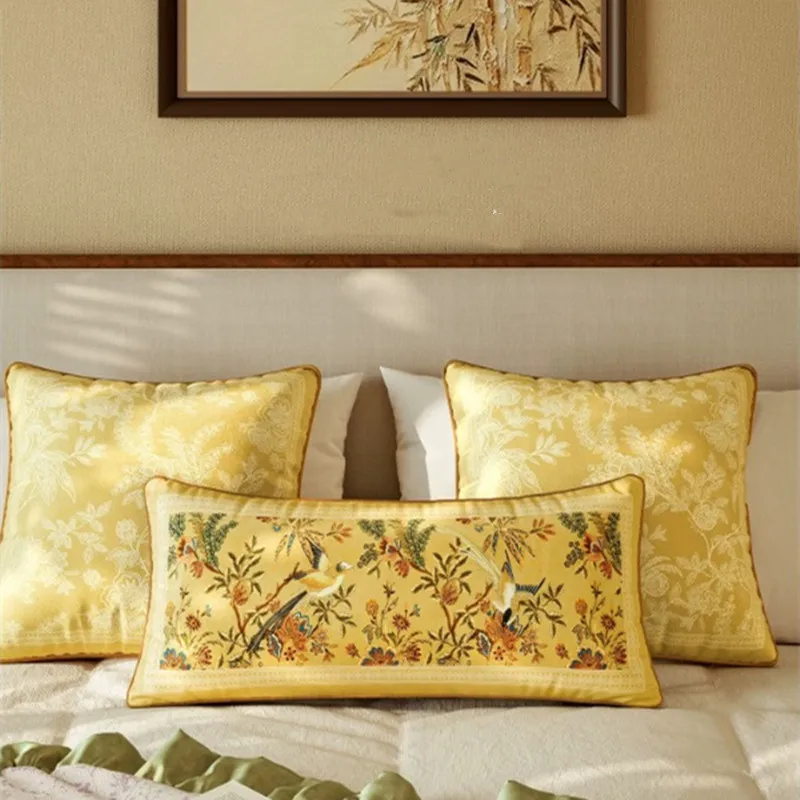New Chinese Style Yellow Velvet Cushion Cover Vintage Floral Bird Decorative Throw Pillow Cover Luxury Chinoiserie Pillowcase